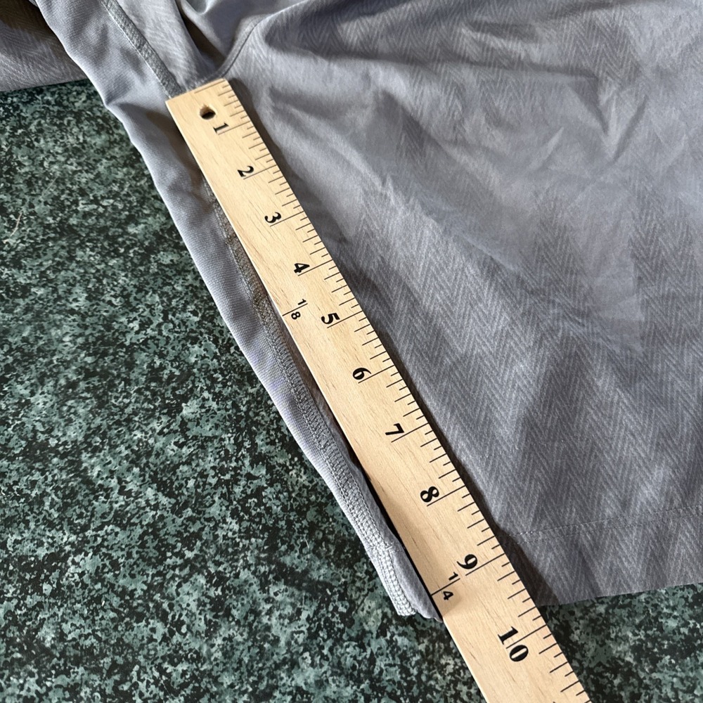 LuLuLemon Men Shorts Unlined Running Gym Gray Pockets Size S See Measurements - Picture 7 of 10